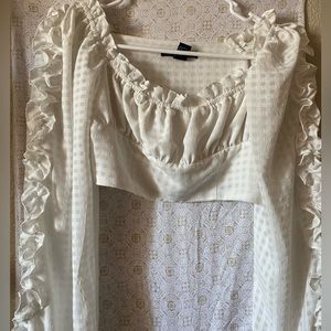 white off the shoulders croptop